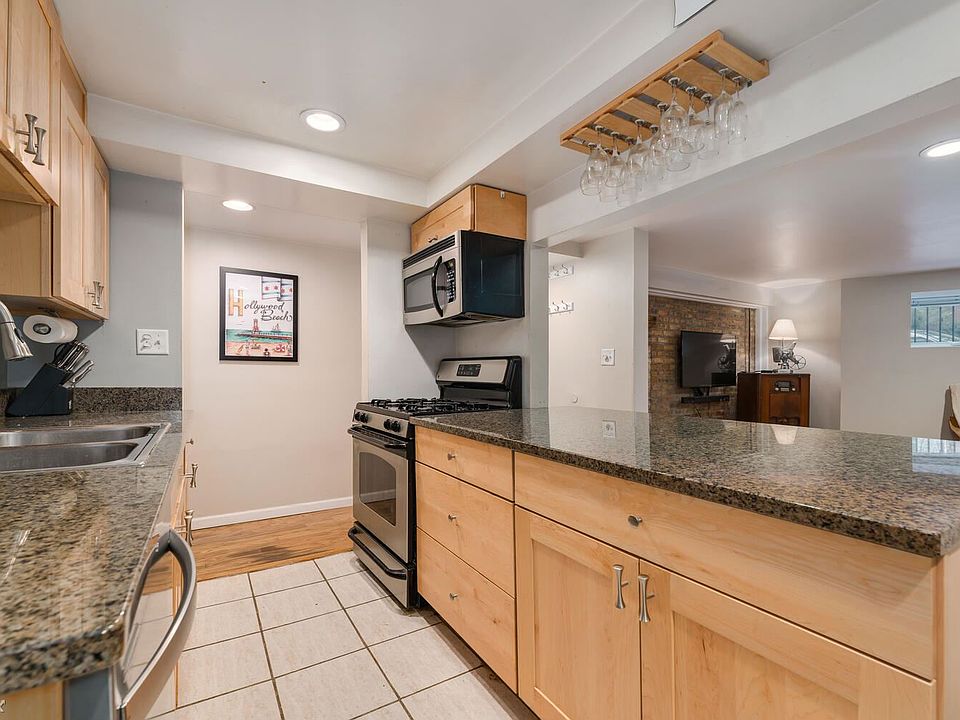 1640104719-4633_N_Racine_Ave_Unit_G-large-007-004-0007-1500x