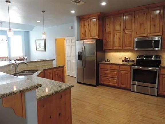 5th image of 625A Skyline Dr