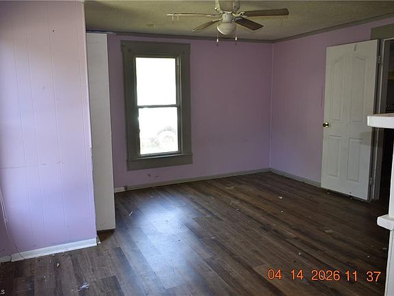 4th image of 939 Galloway St
