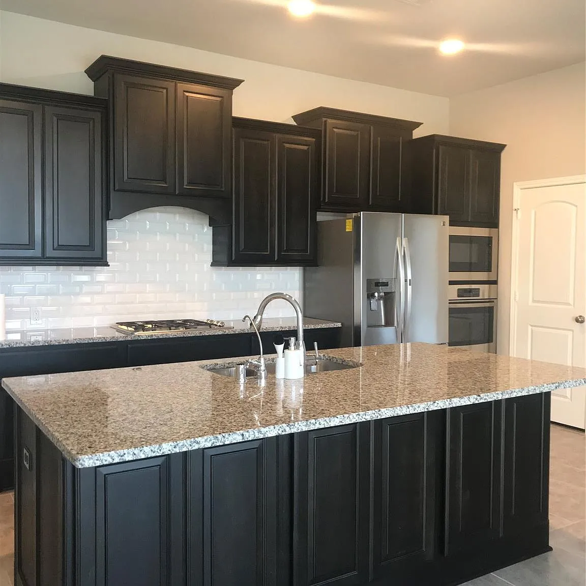 4 bed, 3.0 bath, 2495 sqft, $2,995 — Photo 4