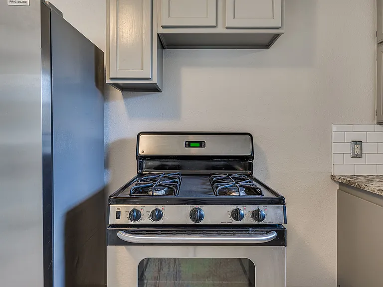 1923 N Elwood Ave — Photo 22