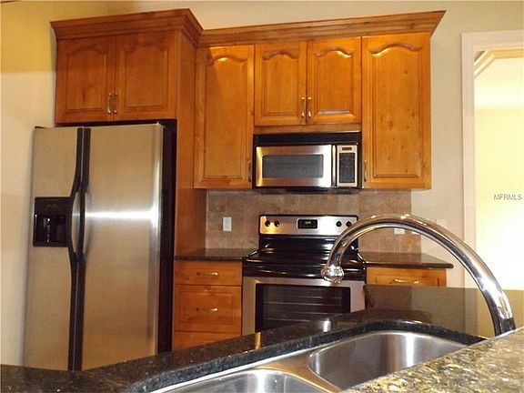 5th image of 3621 Lapeer Ave