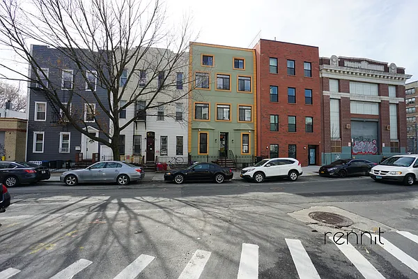 Rented by Rennit Inc. | media 32