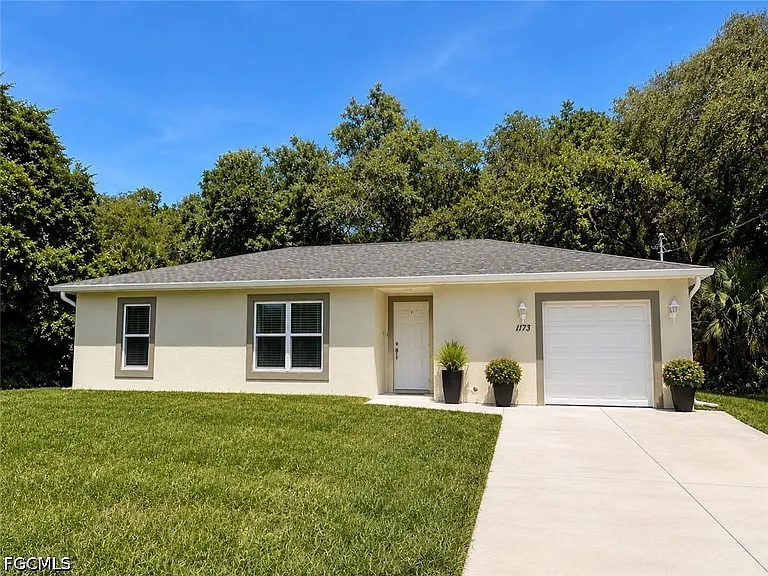 1173 E Benbow Cir — Photo 3