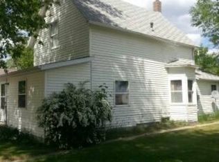 1105 3rd St, Langdon, ND 58249