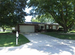 1915 Mayfield Dr, Goshen, IN 46526