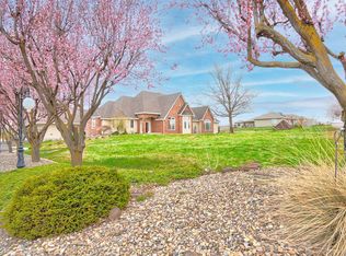 51 Mapleway Rd, Selah, WA 98942