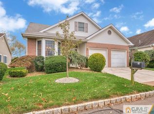 20 Wintons Way, Monroe Township, NJ 08831