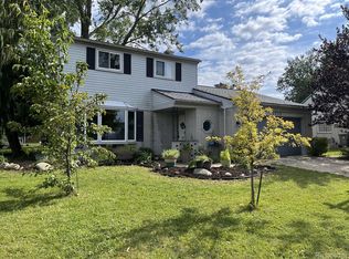 23658 Thornton St, Clinton Township, MI 48035