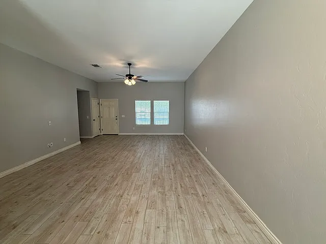 3 bed, 1334 sqft, $1,695 — Photo 4