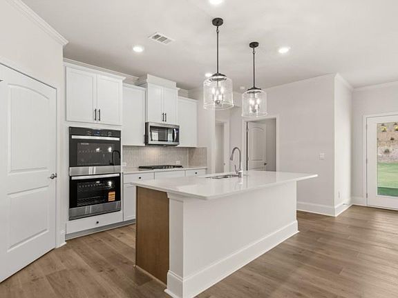 7th image of this home