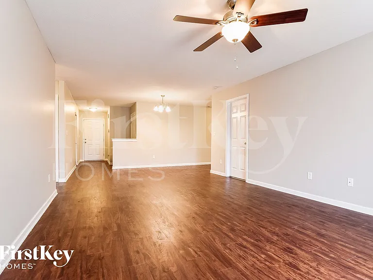 673 Loon Ln — Photo 4