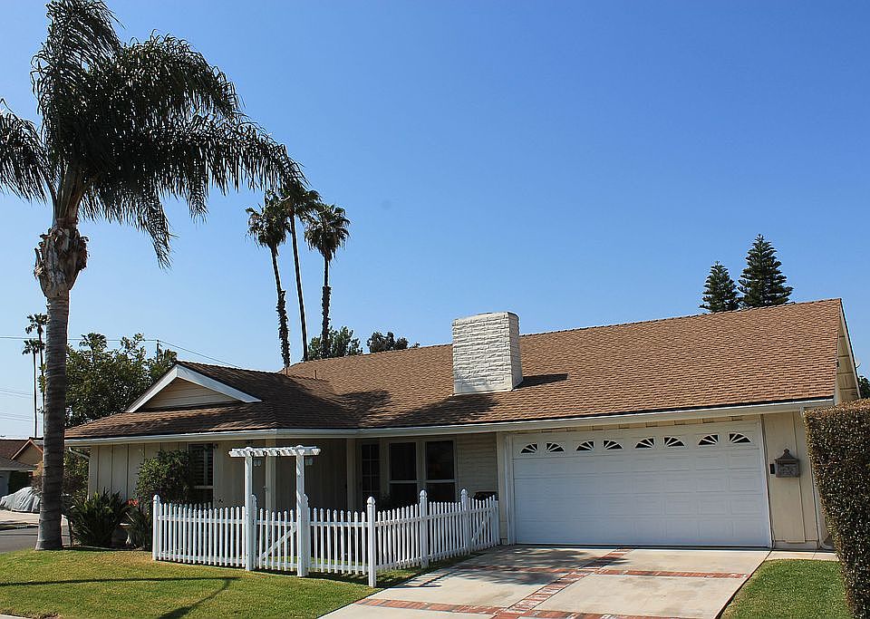1st image of 998 Trenton Way