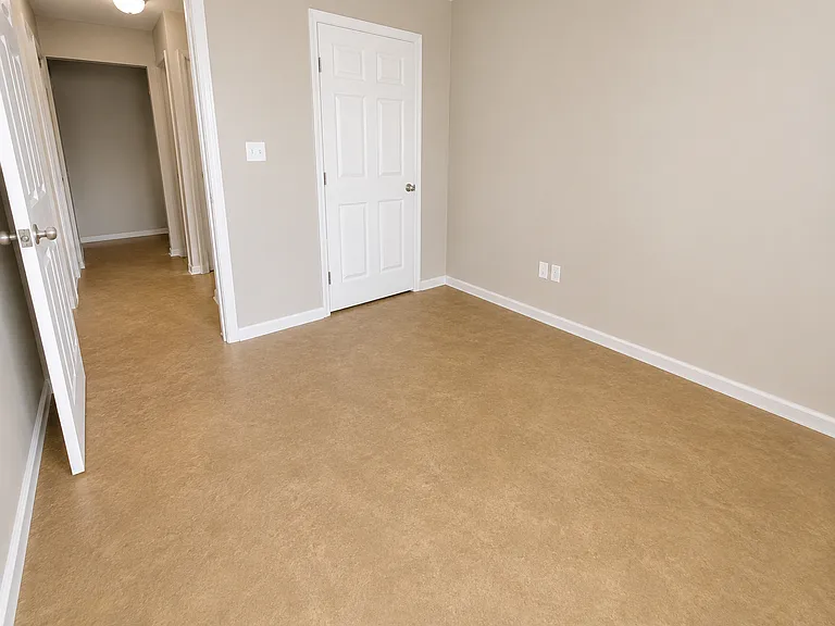1326 W Huntington Ave #B — Photo 14