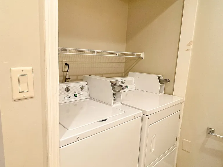 17 Tompkins St — Photo 7