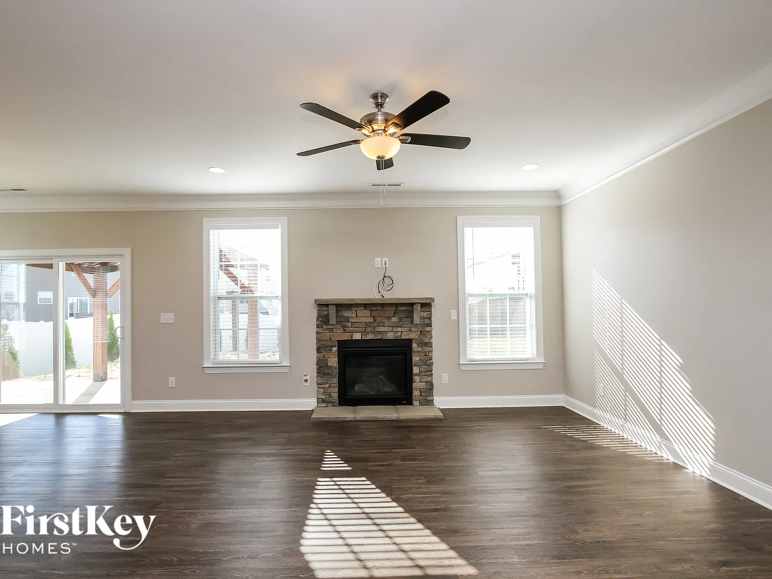 4 bed, 3.0 bath, 3219 sqft, $2,890 — Photo 2