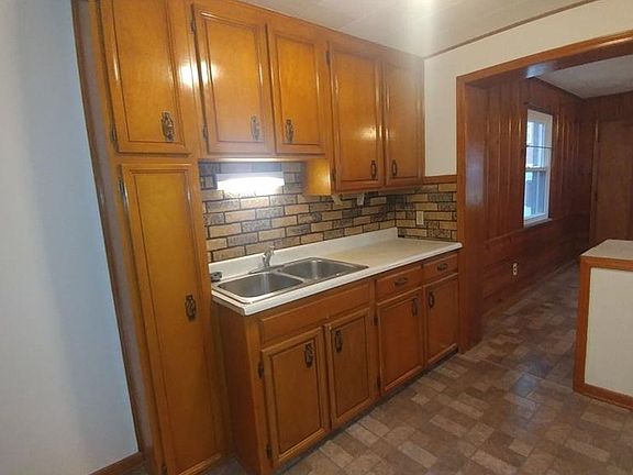 5th image of 403 E 250th St