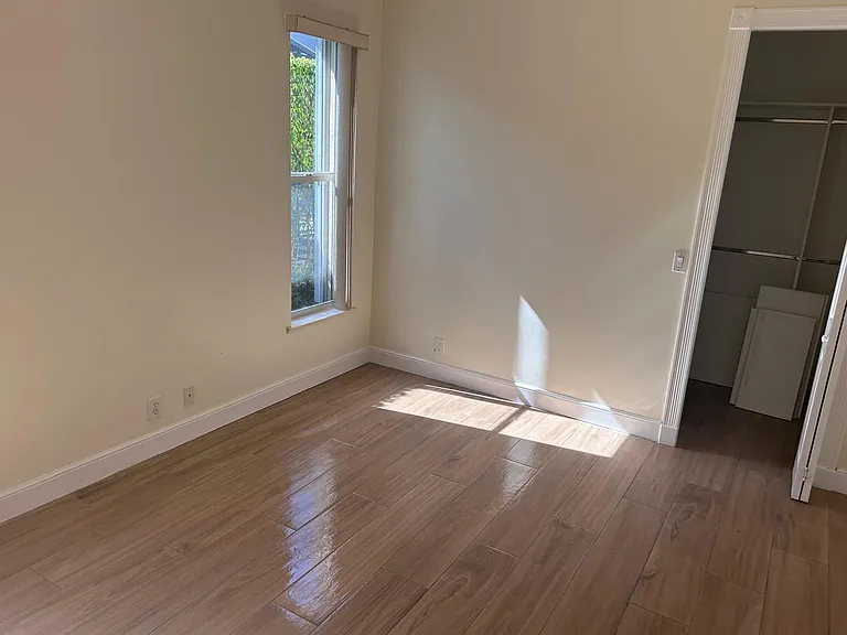 8992 Lakes Blvd — Photo 34
