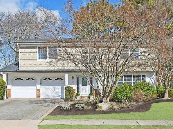 27 Griggs Drive, Greenlawn, NY 11740