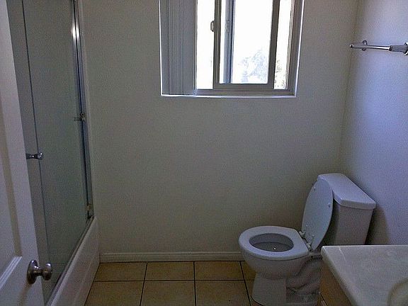 4th image of 6434 Akins Ave Unit 513