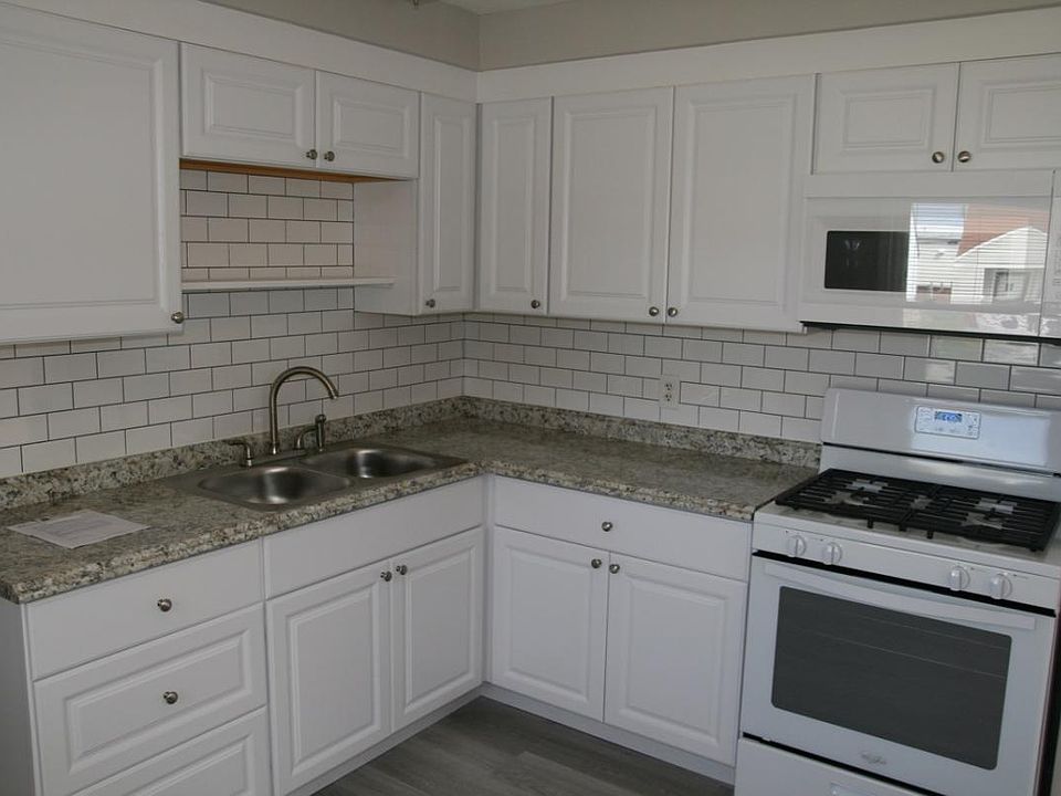 2nd image of 7111 Velma Ave