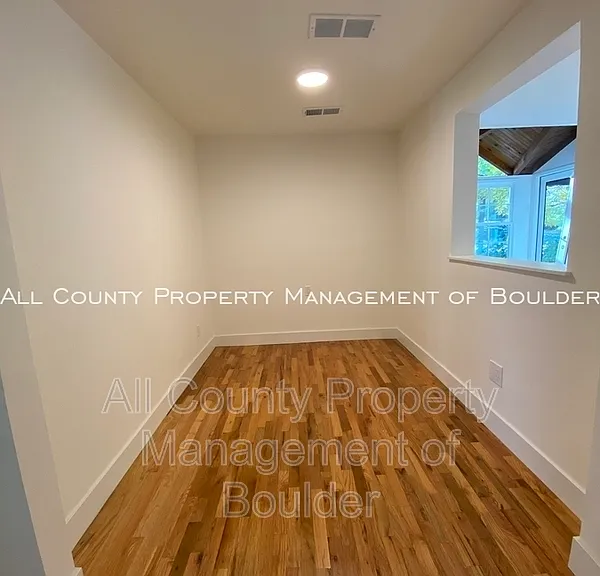 528 Pearl St — Photo 14