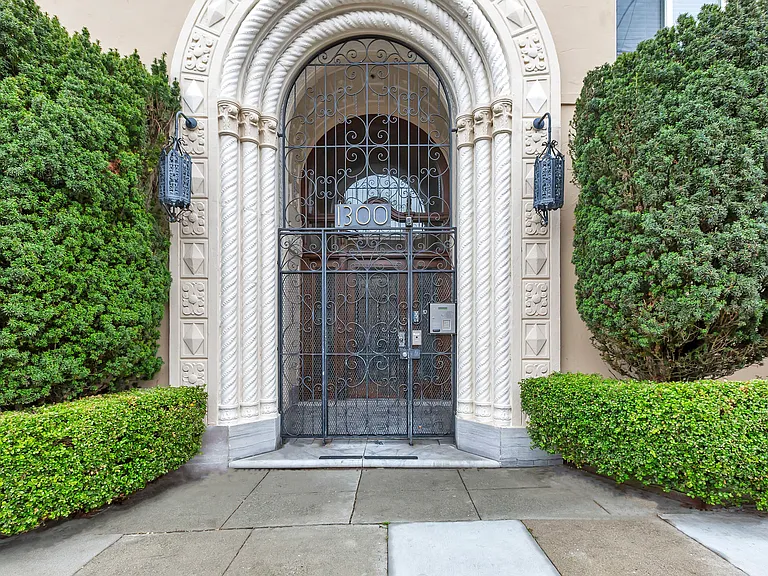 1300 26th Avenue — Photo 2