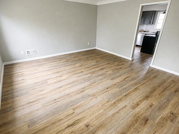 3rd image of 5513 Fleet Rd