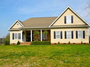 450 Meadow Rd, Inman, SC 29349