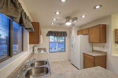 3rd image of 1557 E Elaine Dr