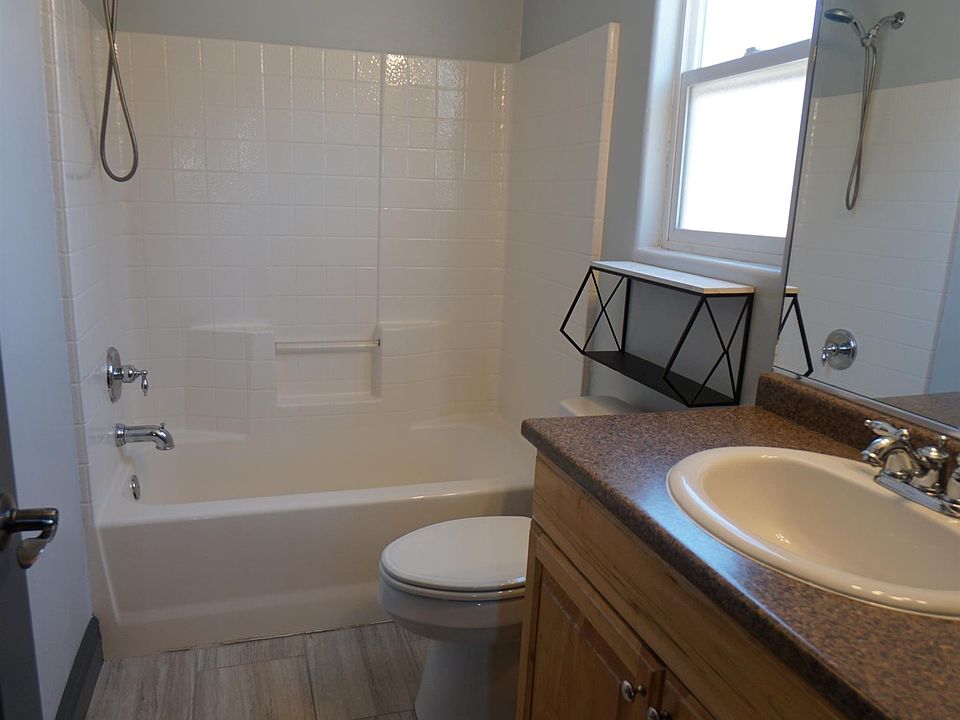 2nd image of 797 Quail Ridge Dr