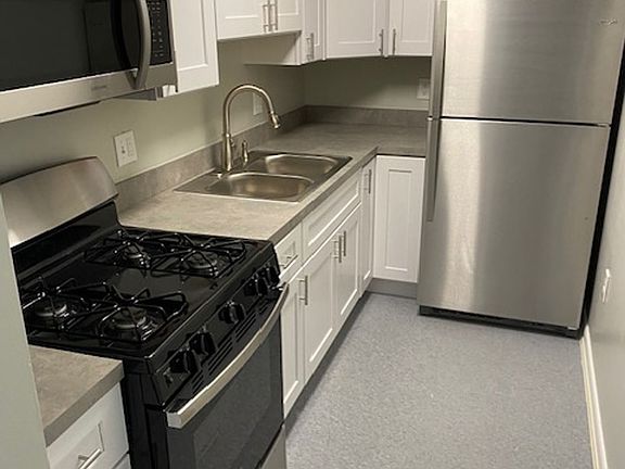 3rd image of 2023 4th St NE APT 101