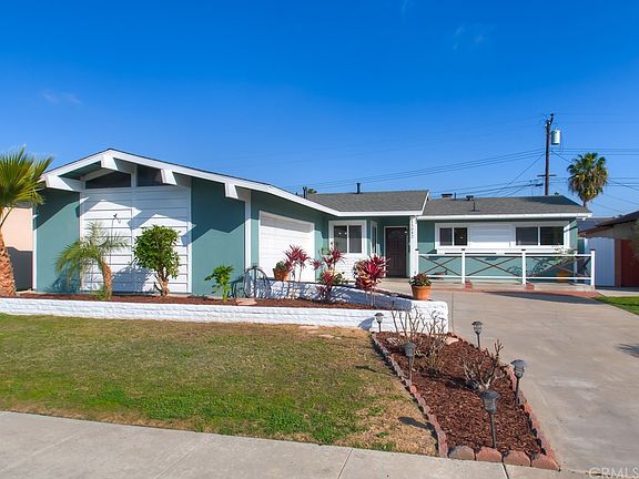 2nd image of 15042 Sevilla Cir