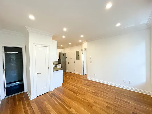 Rented by Francine Realty | media 4