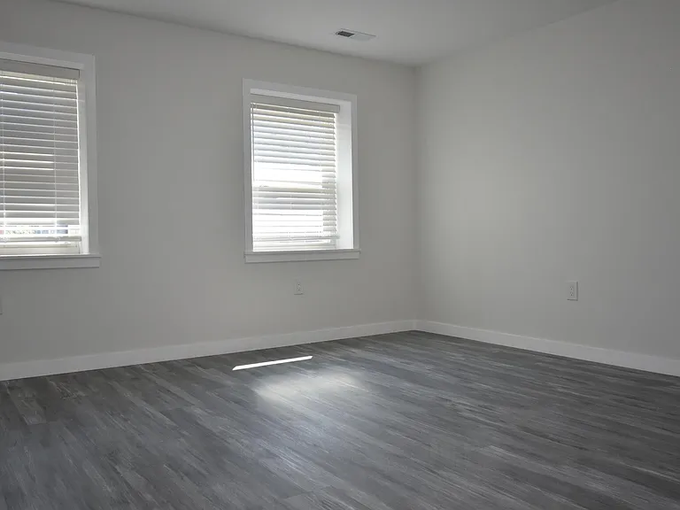 260 S 20th St #3 — Photo 9