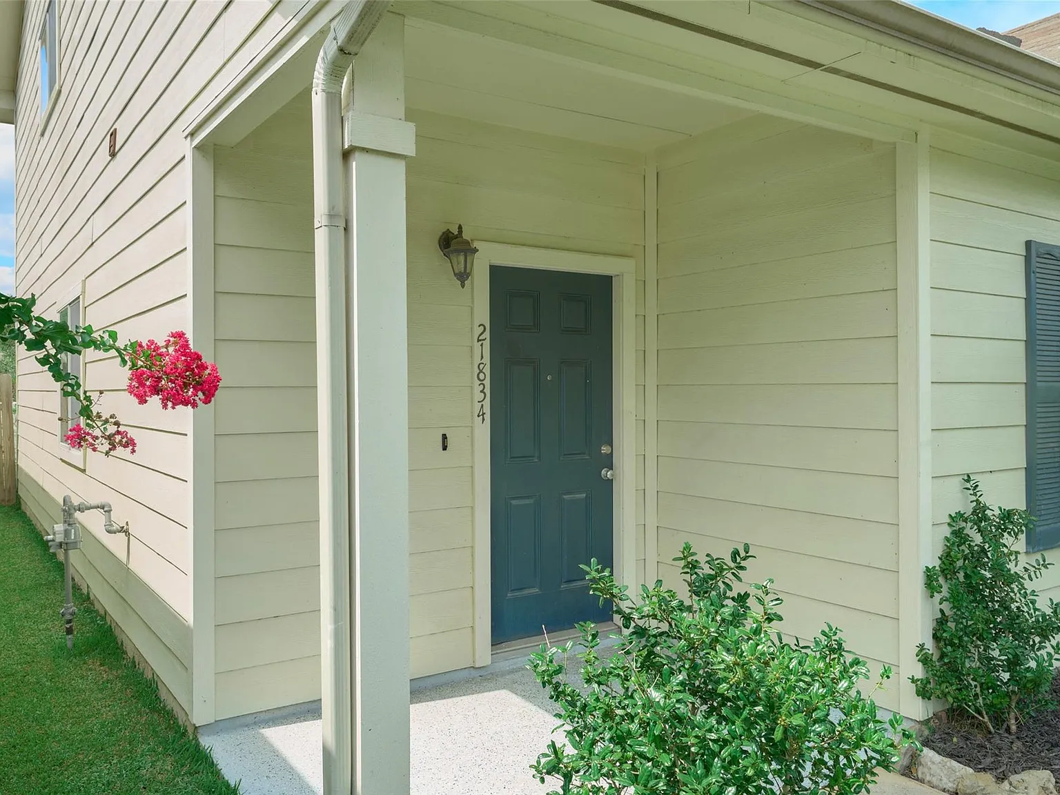 4 bed, 2.5 bath, 1660 sqft, $2,200 — Photo 4