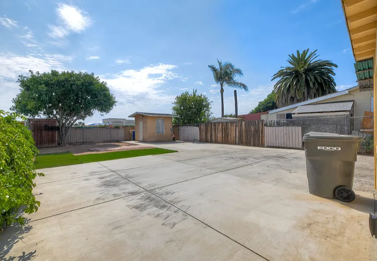 122 Johnston Ln — Photo 17