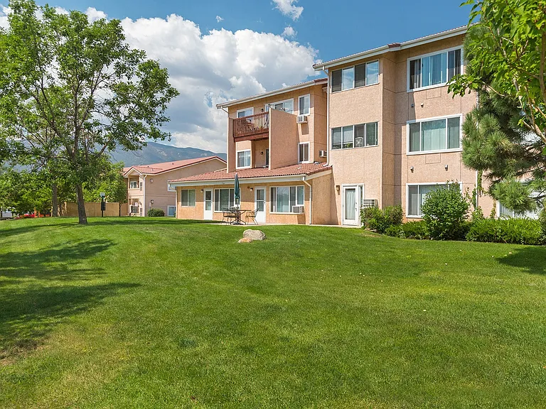 Signature at Promontory Pointe_Summer2020_29