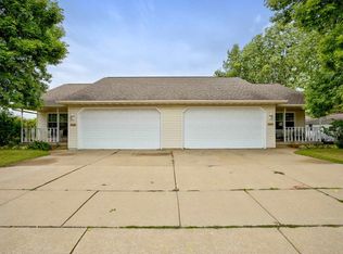 1505 Peters Rd, Kaukauna, WI 54130