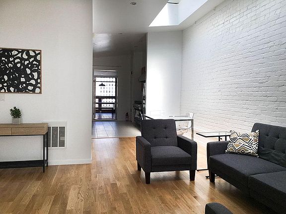 5th image of 36 Waverly Pl #4