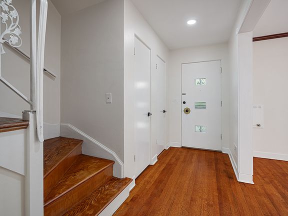 3rd image of 7248 N Ridge Blvd