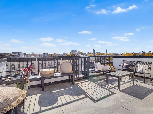 473 Bainbridge Street image 13 of 16