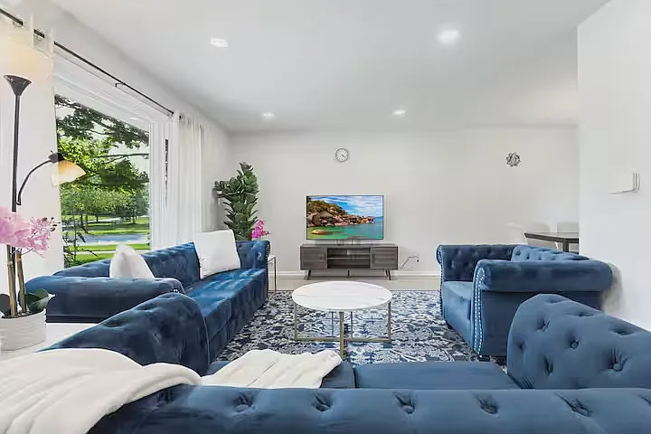 2115 N Elizabeth Dr — Photo 3