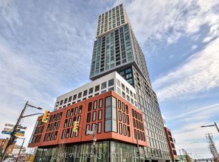 39 Mary St #1304, Barrie, ON L4N 1S9