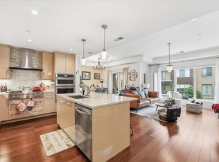 150 Henley Pl APT 210, Weehawken, NJ 07086