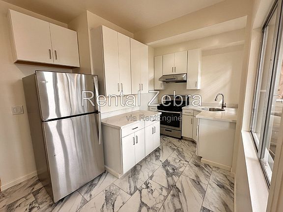 3rd image of 1620 Jones St APT 4