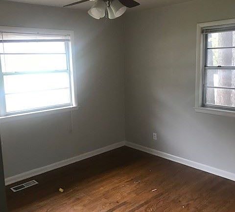5th image of 605 E Ash St