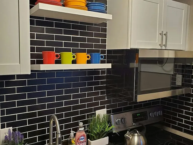 421 College Ave #101 — Photo 5