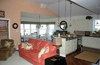 3rd image of 1423A Sheridan Blvd