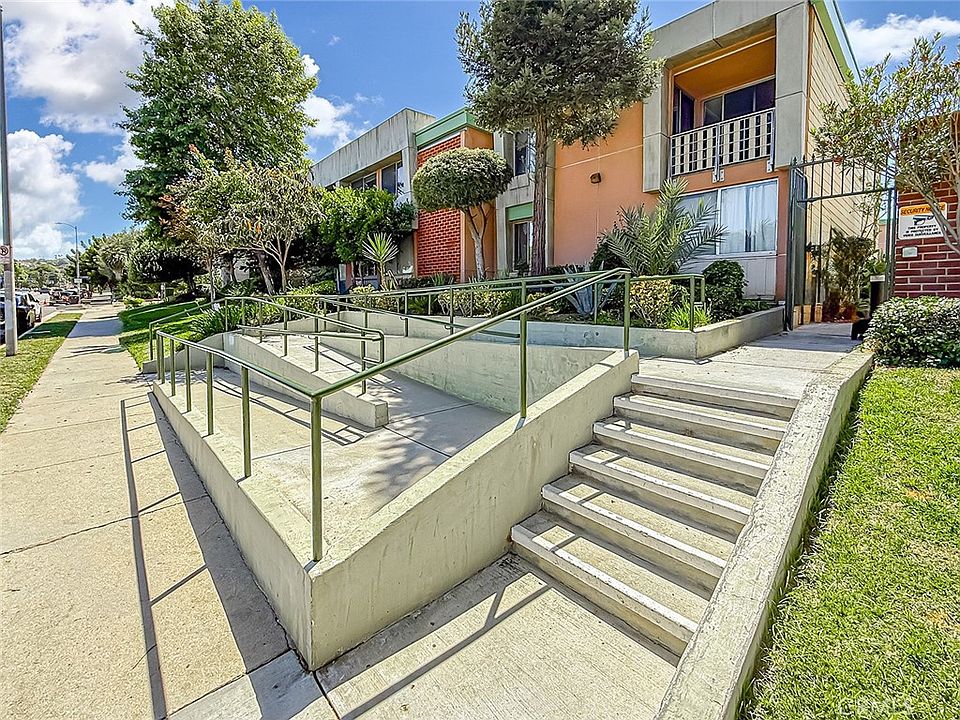 1st image of 5301 Balboa Blvd Unit A3